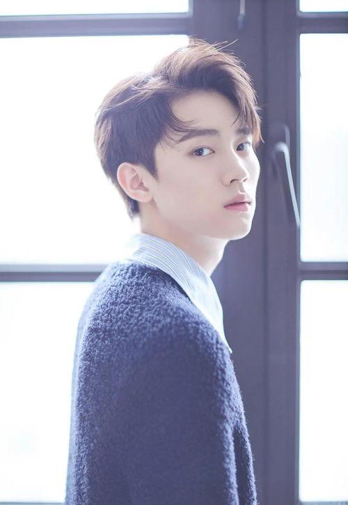 爆料吃瓜周翊然,吃瓜群众热议背后的真相